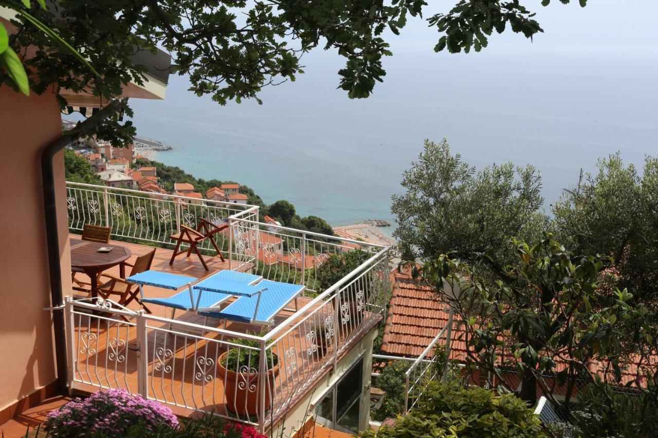 Villa Gio - Terrazza Nel Blu Bergeggi Luaran gambar
