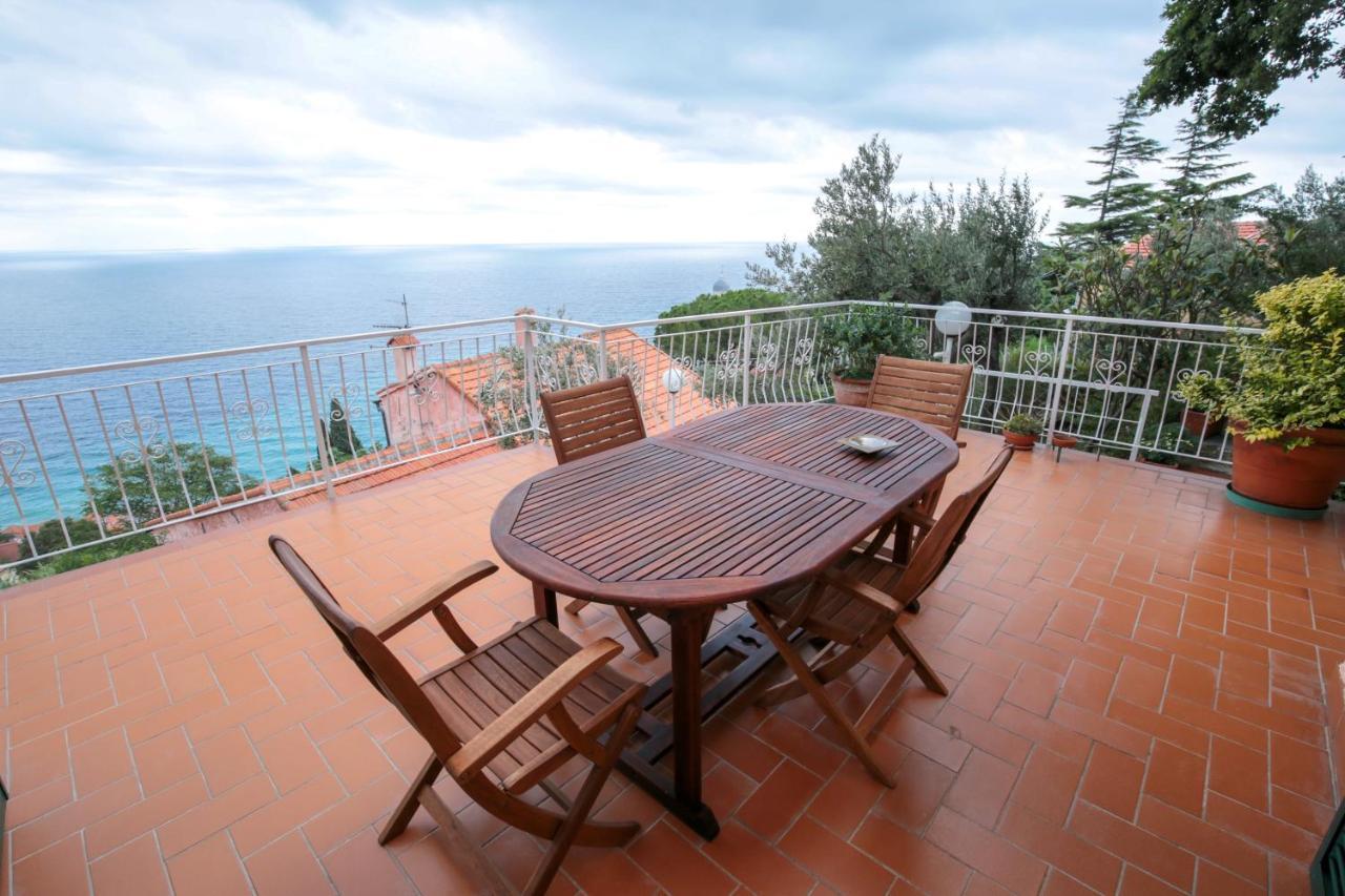 Villa Gio - Terrazza Nel Blu Bergeggi Luaran gambar