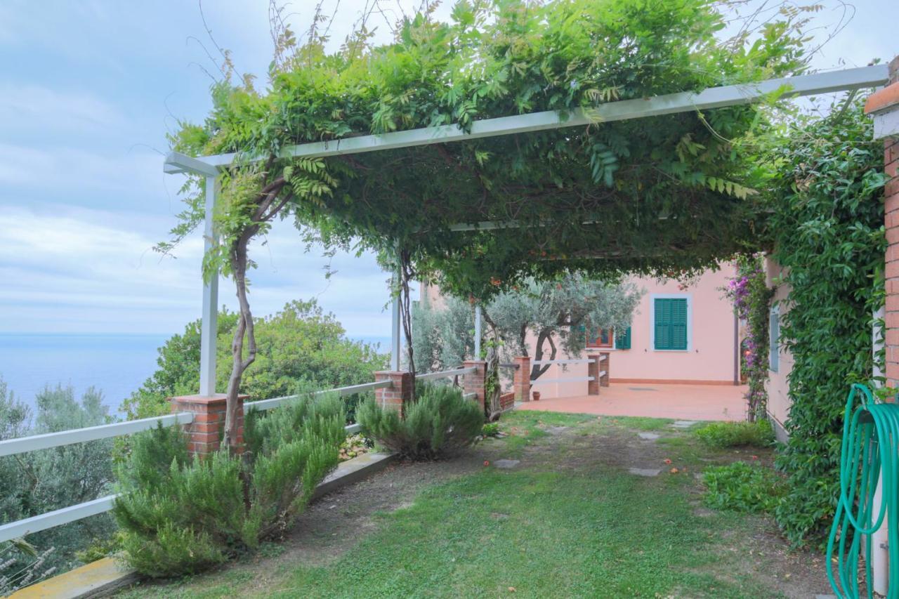 Villa Gio - Terrazza Nel Blu Bergeggi Luaran gambar