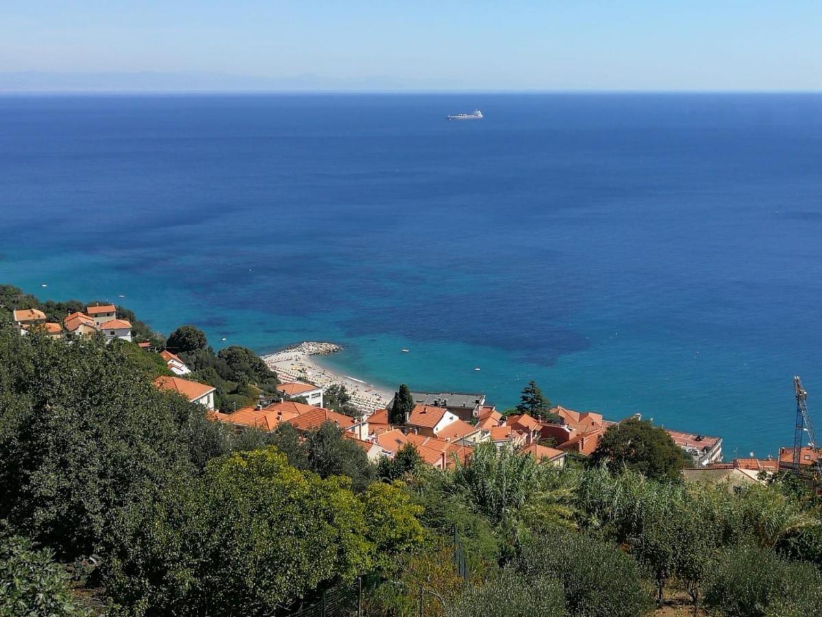 Villa Gio - Terrazza Nel Blu Bergeggi Luaran gambar