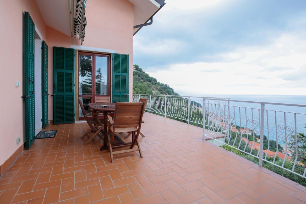 Villa Gio - Terrazza Nel Blu Bergeggi Luaran gambar