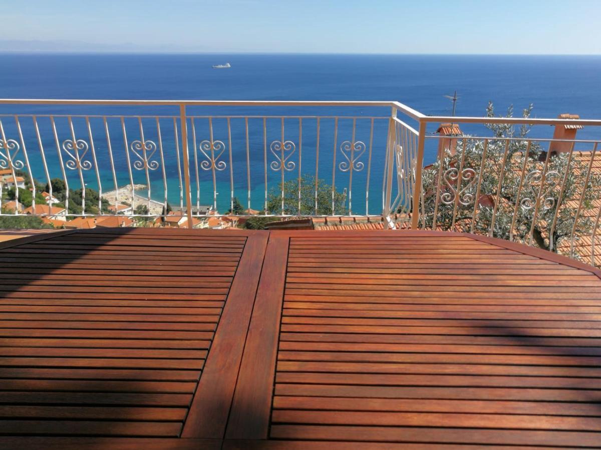 Villa Gio - Terrazza Nel Blu Bergeggi Luaran gambar
